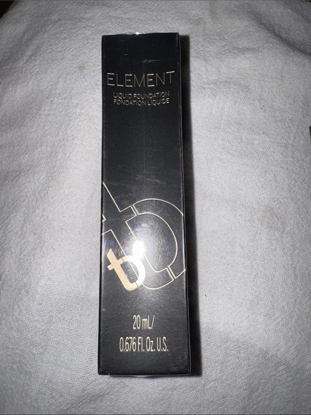 Element Liquid Foundation Shade 120- Black & Gold Box